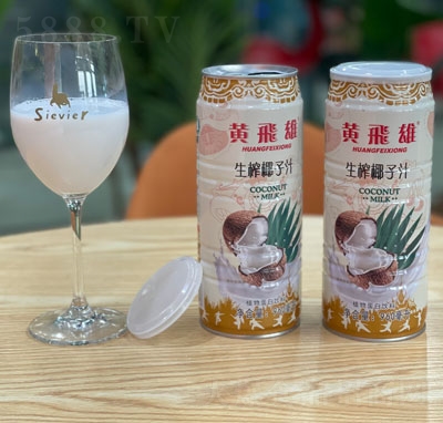 黃飛雄生榨椰子汁960ml